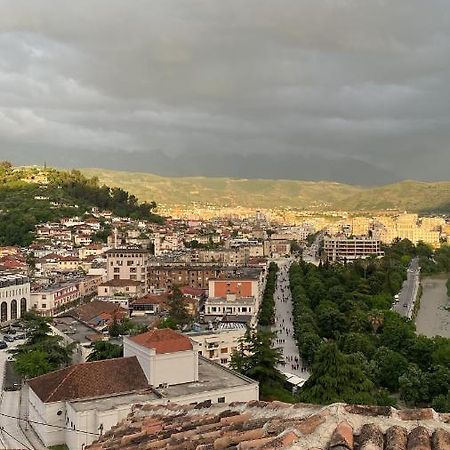 Aria Baci Guest House Берат Екстериор снимка
