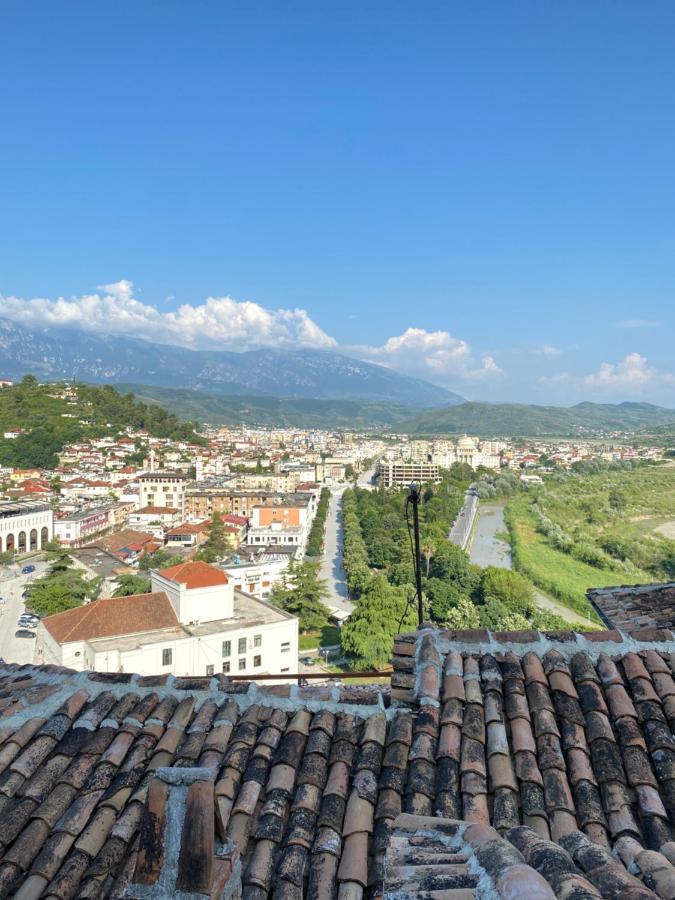 Aria Baci Guest House Берат Екстериор снимка