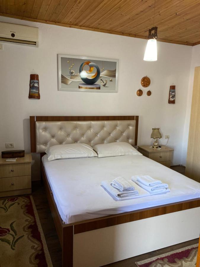 Aria Baci Guest House Берат Екстериор снимка