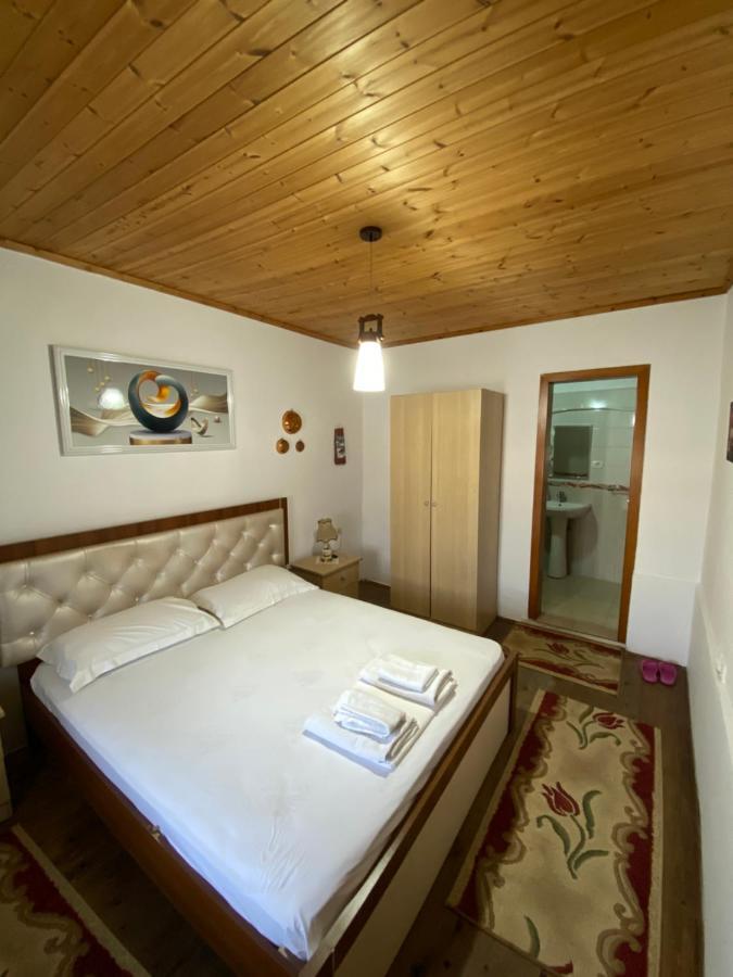 Aria Baci Guest House Берат Екстериор снимка