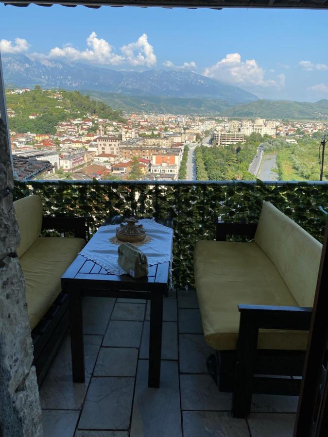 Aria Baci Guest House Берат Екстериор снимка