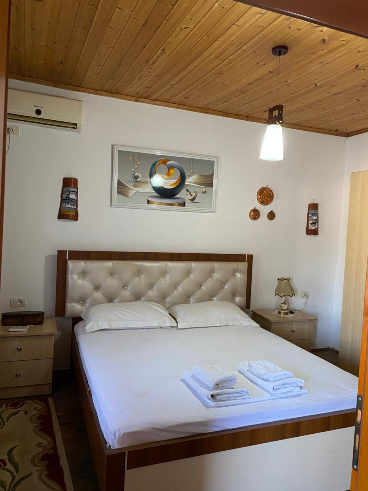 Aria Baci Guest House Берат Екстериор снимка